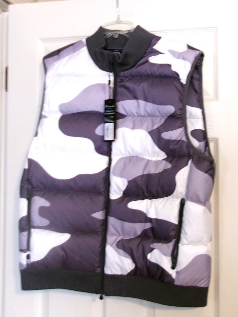 NWT GREYSON Camoscape Cody Full Zip Down Vest Size XL